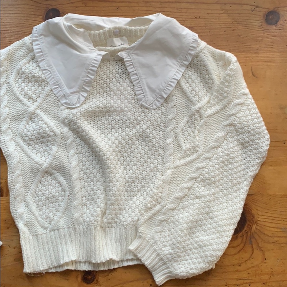 Cream & White Sweater with Removable Collar